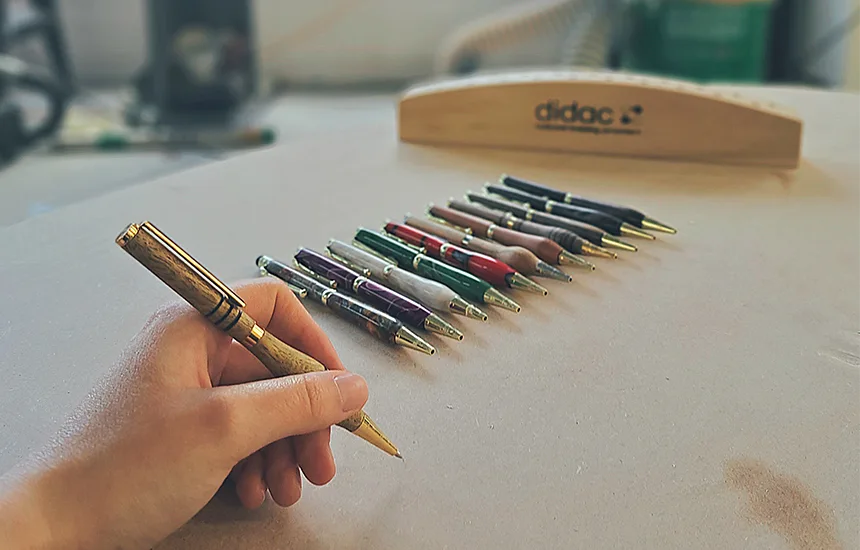 Hand crafting a bespoke pen during Didac pen making mastery course